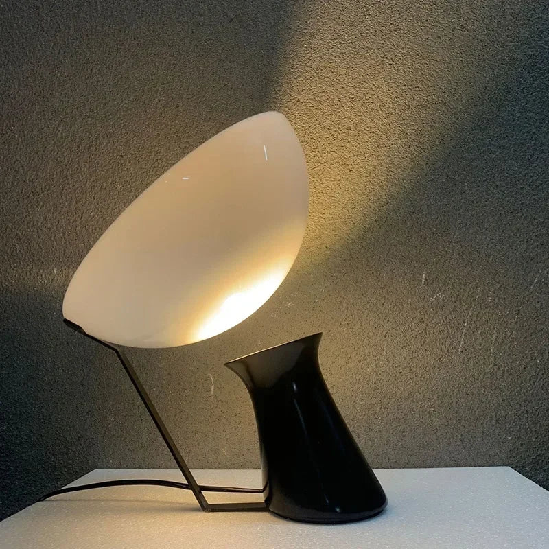 modern black table lamp- night mood