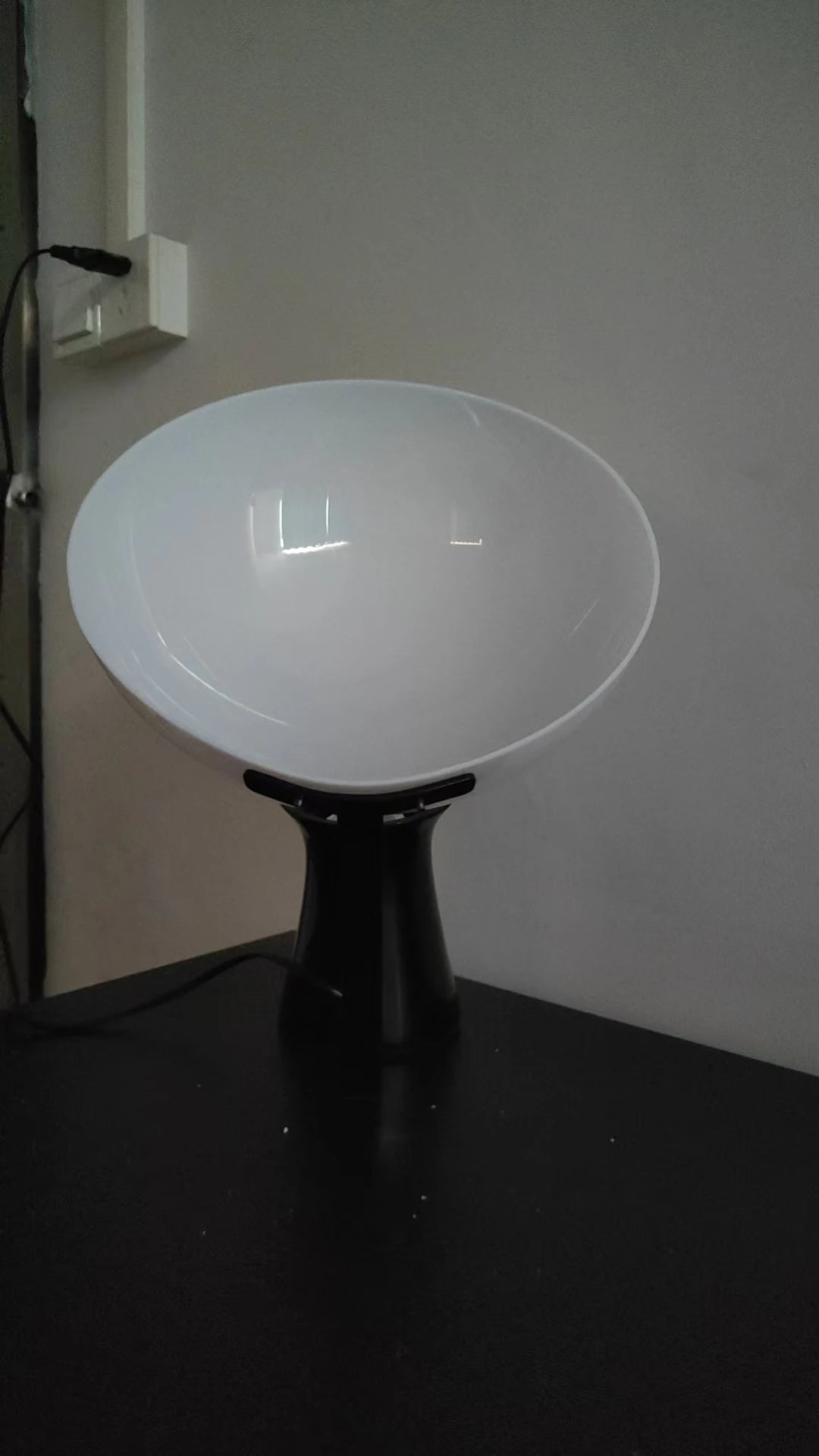 modern black table lamp- simple look