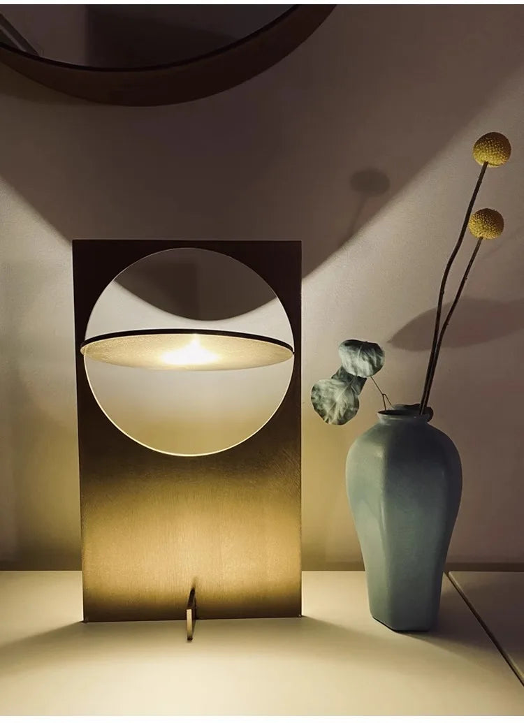 art deco table lamp-night scenario