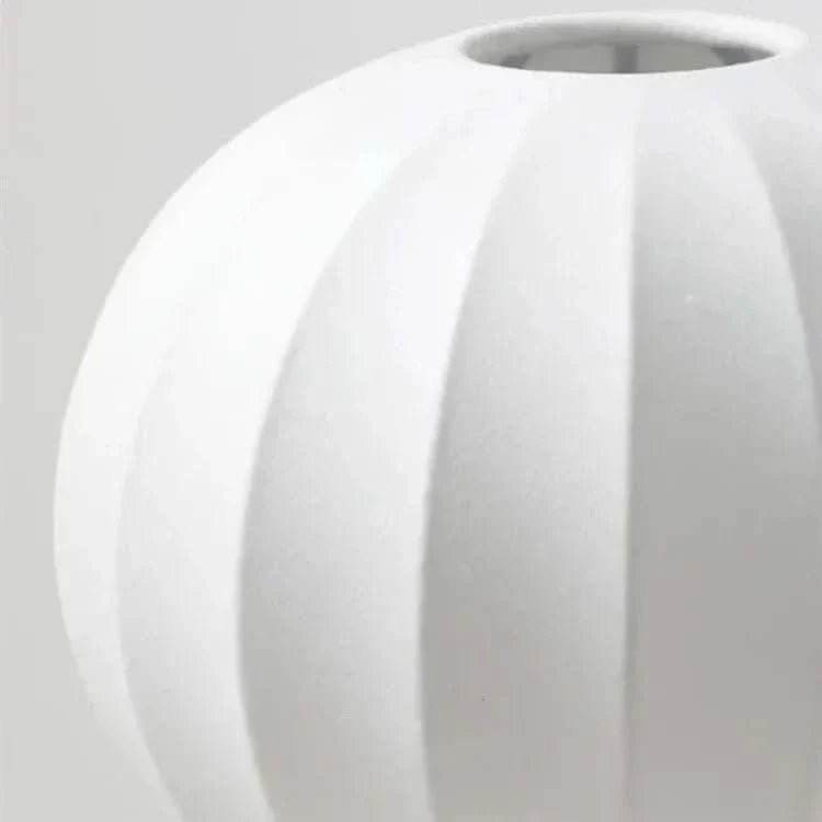 Akari Balloon Paper Table Lamp - Futura’s Studio